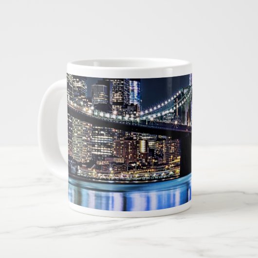 Ansicht New York der Brooklyn-Brückenreflexion Jumbo-Tasse (Vorderseite Links)