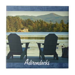 Ansicht von Adirondack Stühlen im Adirondacks, NY Fliese