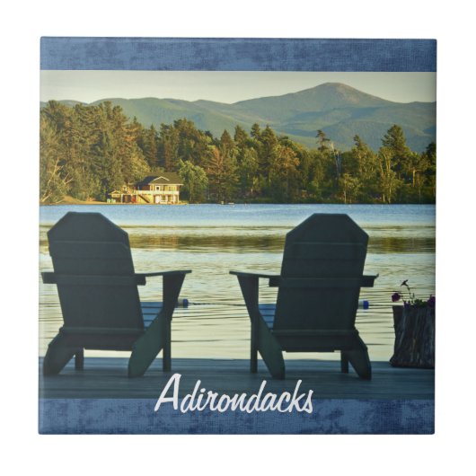 Ansicht von Adirondack Stühlen im Adirondacks, NY Fliese (Vorderseite)