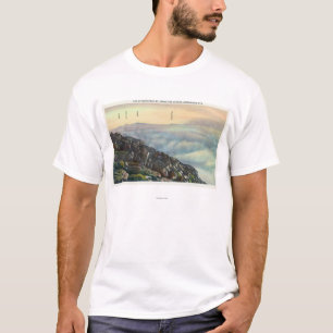 Ansicht von anderem Adirondack Mts über den Wolke T-Shirt