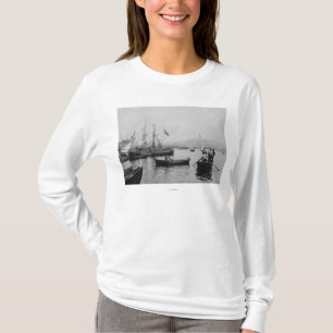 Ansicht von Galata in Istanbul von Sirkeci Hafen T-Shirt