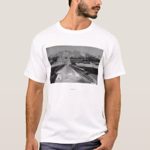 Ansicht von Seward, Alaska von der Brücke T-Shirt
