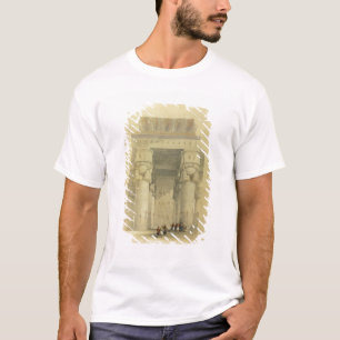 Ansicht von unterhalb des Portico des Tempels bei T-Shirt