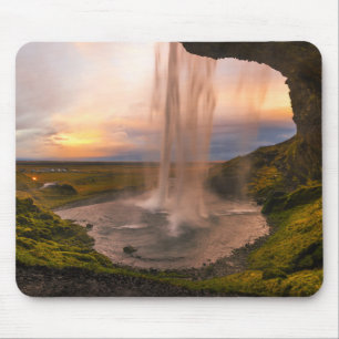 Ansicht von Wasserfall Islands Seljalandsfoss Mousepad