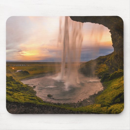 Ansicht von Wasserfall Islands Seljalandsfoss Mousepad (Vorne)