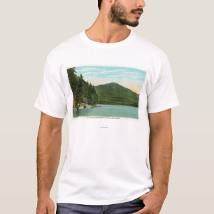 Ansicht von Whiteface Berg von der Elch-Insel T-Shirt