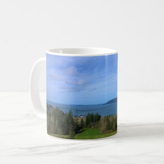 Ansichten aus der Astoria-Spalte, Oregon Kaffeetasse (Vorderseite Links)