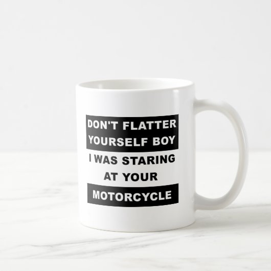Anstarren entlang Ihrer Motorrad-lustigen Tasse (Rechts)