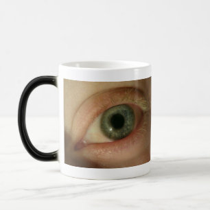 Anstarren entlang sie - rechte Tasse