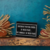 Anstatt andere an ihre Stelle zu setzen... Plakett Fotoplatte (Seite)