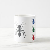Ant Silhouetten Insekten Schwarz Blau Grün und Rot Kaffeetasse (Mittel)