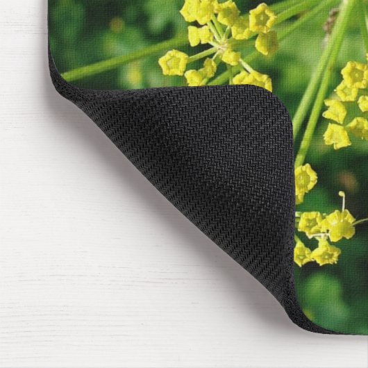 Ant, Web und Blume mit gelbem Senf Mousepad (Ecke)