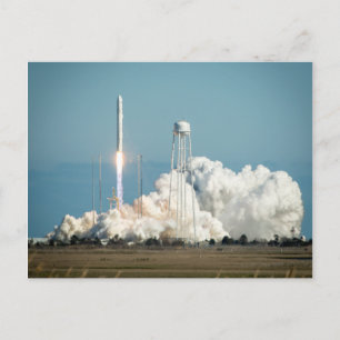 Antares Rocket Launch Postkarte