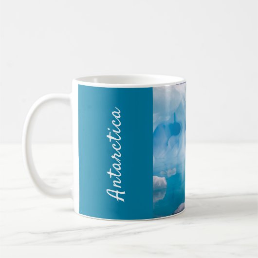 Antarktis-Eisberg-Foto mit Text Kaffeetasse (Links)