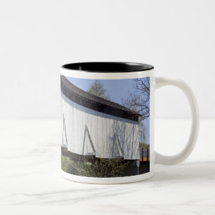 Antelope Creek Covered Bridge, erbaut 1922 Zweifarbige Tasse