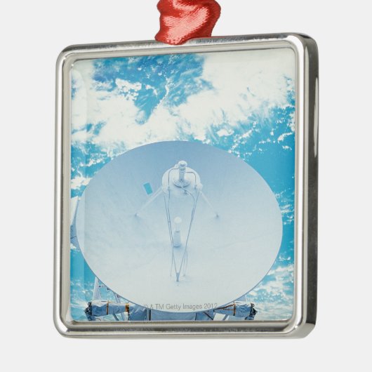 Antenne im Raum Silbernes Ornament (Links)