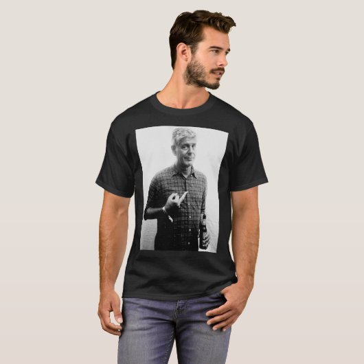 Anthony Bourdain Mittelfinger und trinken Bier C T-Shirt (Vorne ganz)