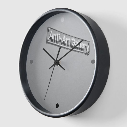 Anti Art Gallery Gray Monochromatic Dada Uhr (Winkel)