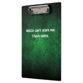Anti MAGA Twin Mamas Klemmbrett (Links)