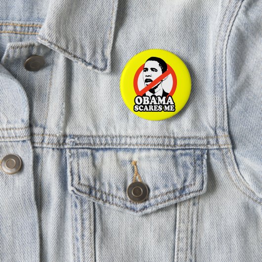 ANTI-OBAMA/OBAMA ERSCHRICKT MICH BUTTON (Beispiel)