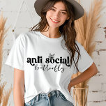 Anti-Social Butterfly Moderne Typografie-Einführun Tri-Blend Shirt<br><div class="desc">Anti Social Butterfly Moderne Typografie Introvert Womens Tshirt Fashion Top präsentiert den Text "Anti Social Butterfly" in der modernen Skripttypografie und mit einem einfachen Schmetterling betont. Perfektes Geschenk für introvertierte Menschen sowohl für ihn als auch für sie zum Geburtstag, Weihnachten, Muttertag, Vatertag und vieles mehr. Von Evco Studio entworfen www.zazzle.com/store/evcostudio...</div>