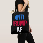 Anti-Trump AF I Tasche (Von Nahem)