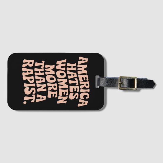 Anti Trump Anti MAGA Protest Feminist Aktivist Gepäckanhänger (Vorderseite (Horizontal))