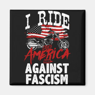 Anti Trump Biker widersetzt sich dem Protest des F Magnet