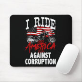 Anti Trump Biker widersetzt sich dem Protest gegen Mousepad (Mit Mouse)