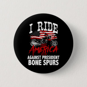 Anti-Trump-Biker widerstehen Präsident Knochenspu Button