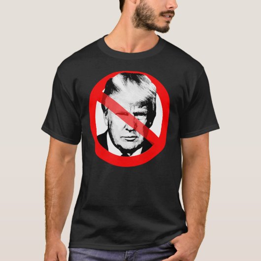 Anti Trump hat das Gesicht verdrängt T-Shirt (Vorderseite)
