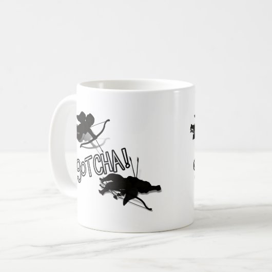 Anti-Valentine - 'GOTCHA' Cupid's Duel Kaffeetasse (Vorderseite Links)