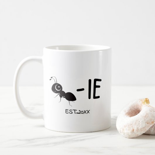 Antie EST 2022 , Geschenk für neue Tante Kaffeetasse (Mit Donut)