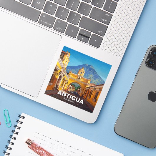 Antigua Guatemala Travel Aufkleber (Laptop mit iPhone)