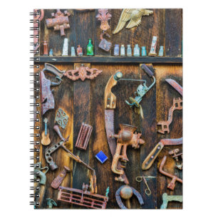 Antik-Sammlung an der Wand Notizblock