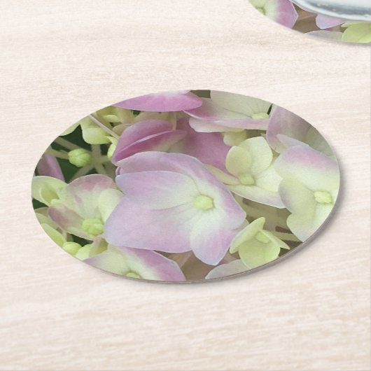 Antik Weiß und Dusty Pink Hydrangea Petals Runder Pappuntersetzer (Angewinkelt)