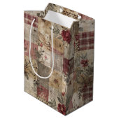 Antike botanische Patchwork-Rustikalität Mittlere Geschenktüte (Rückseite Schrägansicht)