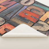 Antike Buchstabenblöcke mit Farbtinte Sherpadecke (3/4)