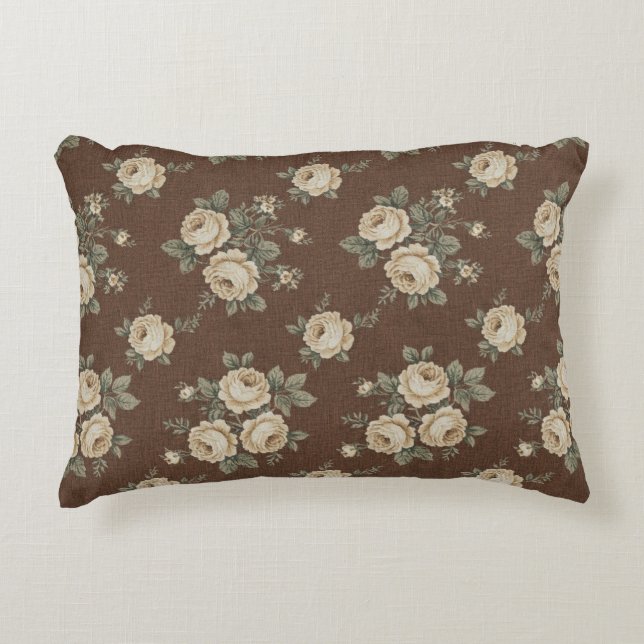 Antike cremefarbene Rosen auf mocha-braunem Muster Dekokissen (Vorderseite)