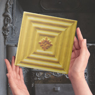 Antike Faux-Relief-Kunst im Jugendstil mit gelben Fliese