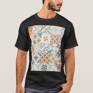 Antike Fliesen: Texturiertes Hintergrundmuster T-Shirt