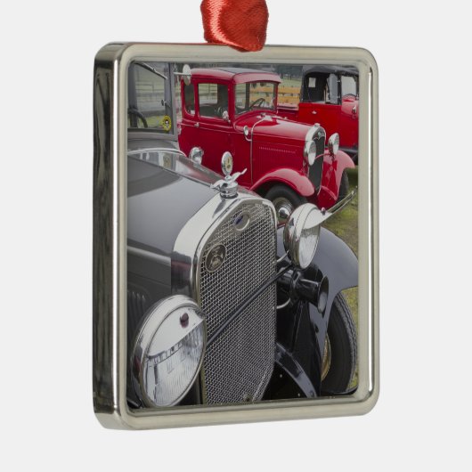 Antike Ford-Autos Ornament Aus Metall (Rechts)