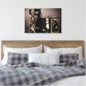 Antike Kameras in Leinwand eingewickelt (Insitu (Schlafzimmer))