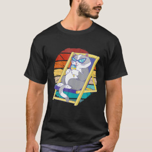 Antike Katze isst Eiscreme und trägt Sonnenbrille T-Shirt