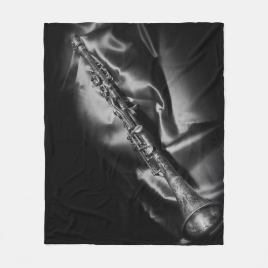 Antike Klarinette Stillleben, B&W Fleecedecke (Vorderseite)