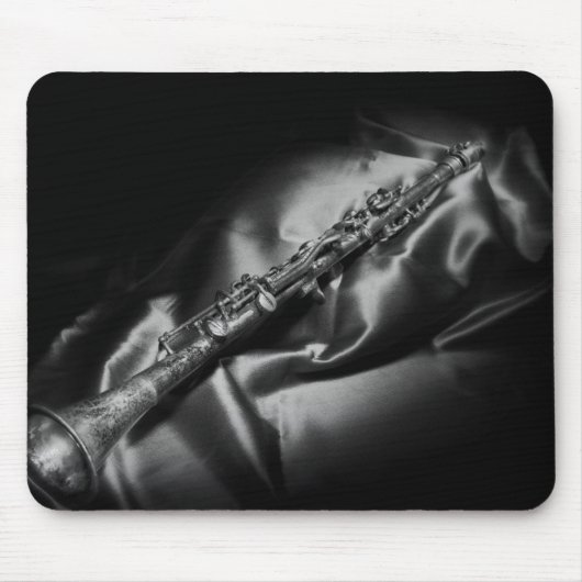 Antike Klarinette Stillleben, B&W Mousepad (Vorne)