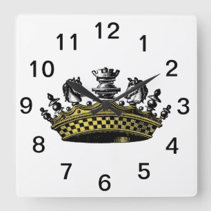 Antike Krone mit Schachfiguren Farbe Quadratische Wanduhr