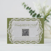 Antike Olivgrüne Spitze Retro QR-Code Hochzeit RSVP Karte (Stehend Vorderseite)