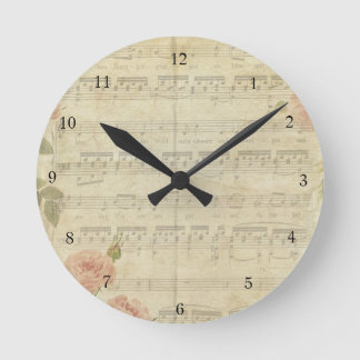 Antike Pergamentrosen und Musik Runde Wanduhr
