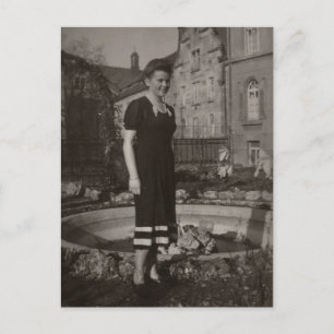 Antike Postkarte einer Frau